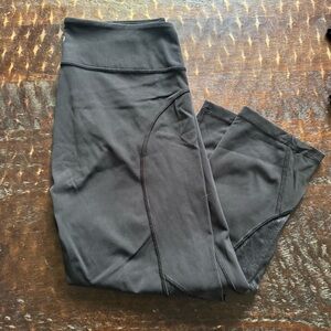 Lululemon Athletica Black Crop Leggings - size 8